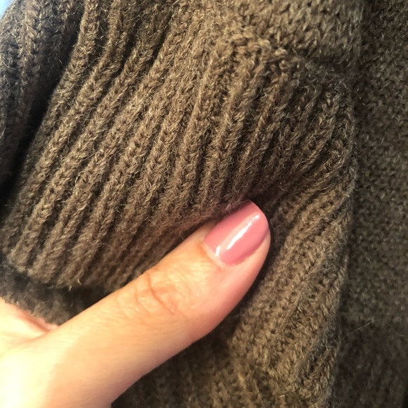 RD Styles Wool Poncho - Picture 5 of 6